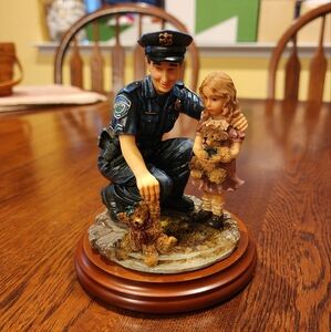 "Teddy's Rescue^ Vintage Vanmark Police Figurine #6 of 324 made in edition
